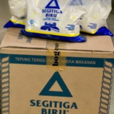 Tepung Segitiga Biru 500 gram ( carton )